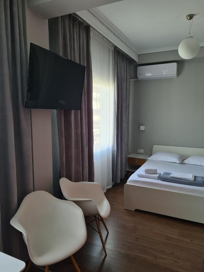 Red Rooms Tsimiski 60 Tesalonika Bagian luar foto