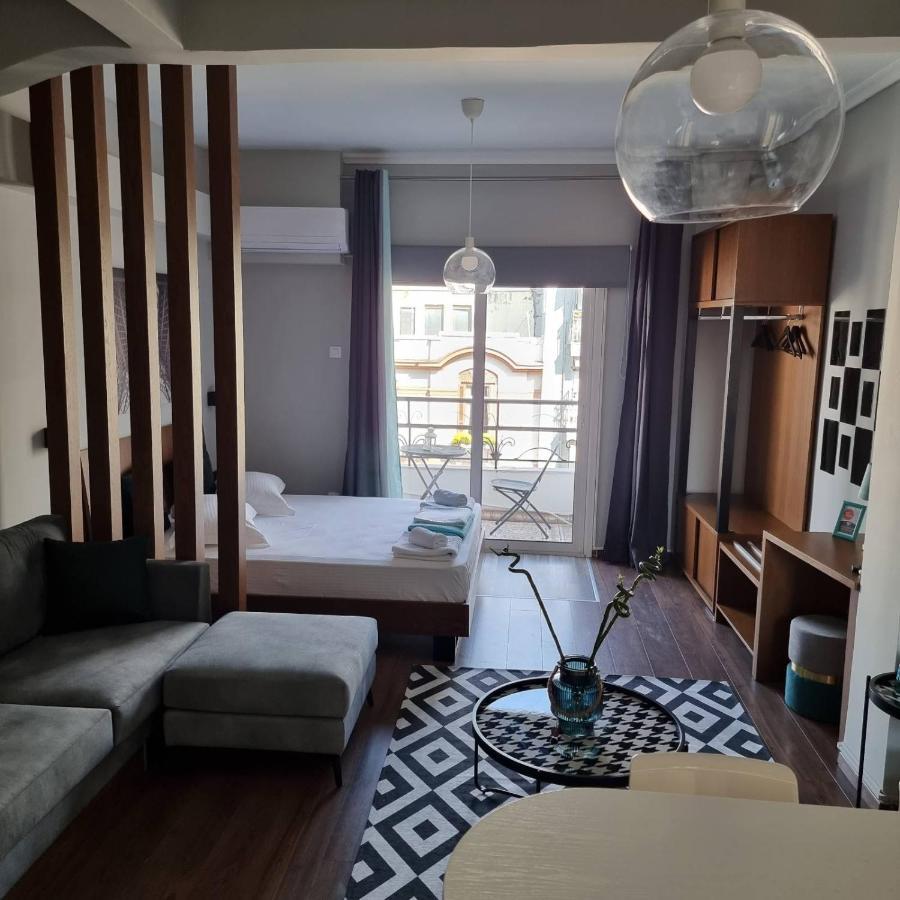 Red Rooms Tsimiski 60 Tesalonika Bagian luar foto